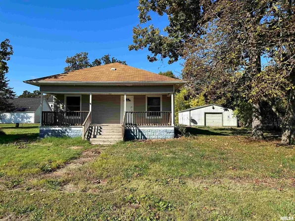 505 S Cockrum St, Sesser, IL 62884