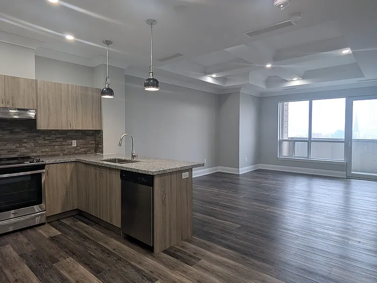 121 King St W — Photo 51