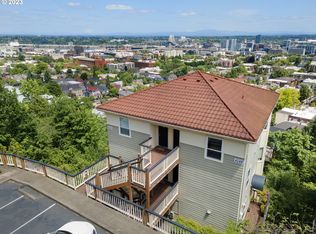 424 NW Uptown Ter APT 4B, Portland, OR 97210