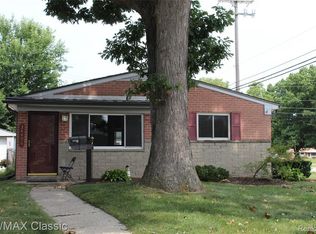 34406 Fairchild St, Westland, MI 48186