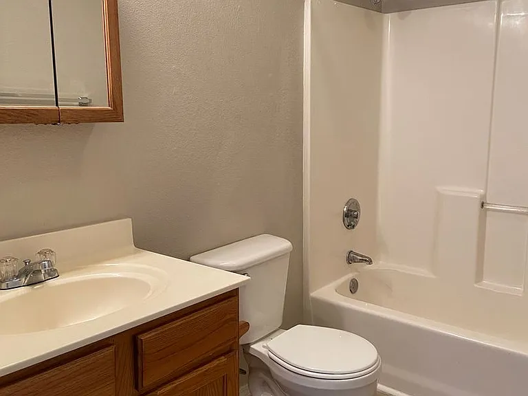 502 Twin Oaks — Photo 21