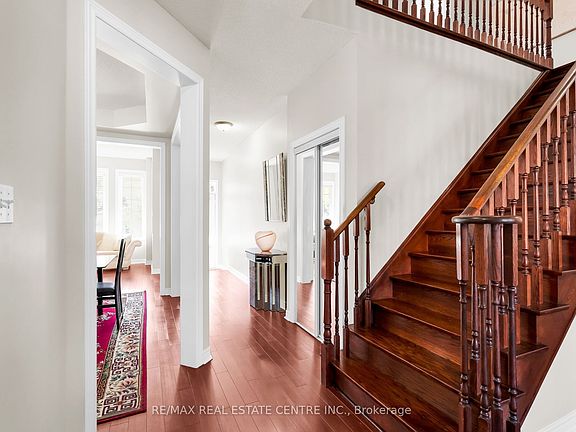 5th image of 43 Delphinium Way