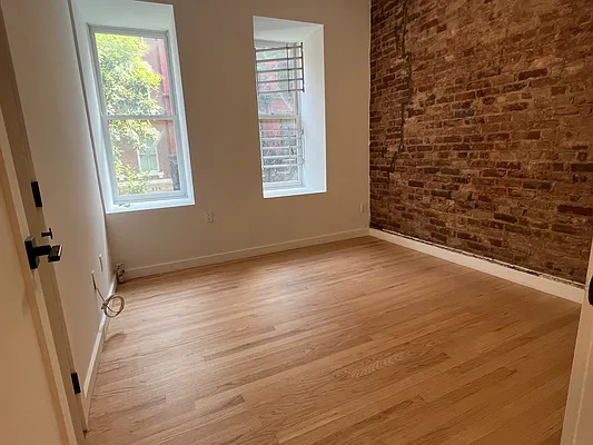 Rented by J PRESTON AND ASSOCIATES INC | media 17