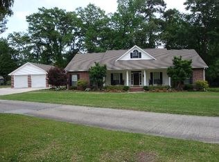 127 Twisted Oak Dr, Picayune, MS 39466