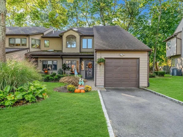 9 Jeremy Circle #9, Nesconset, NY 11767