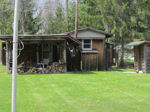 4th image of 410 Wolf Ln