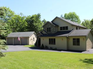 104 Wintergreen Cir, Greentown, PA 18426