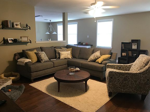 5th image of 2440 Spruce Ct