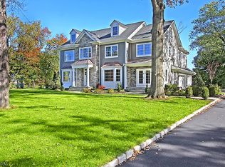 23 Hilltop Rd, Basking Ridge, NJ 07920