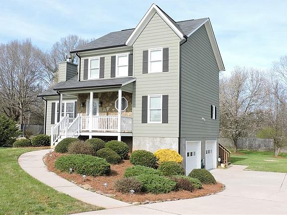 2nd image of 1642 Berkshire Dr