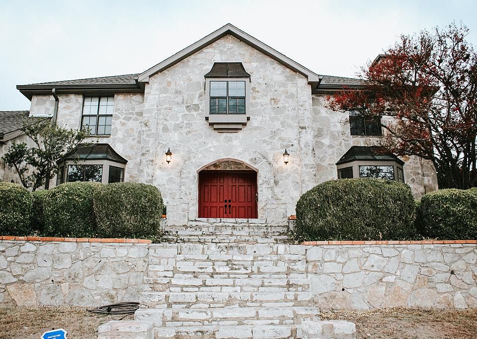 1st image of 265 Aqua Vista Dr N