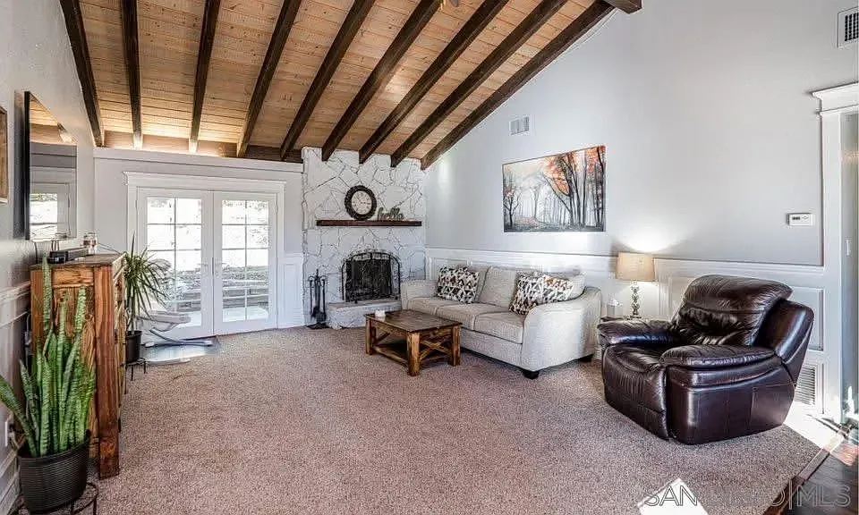3 bed, 2.0 bath, 1472 sqft, $4,200 — Photo 4