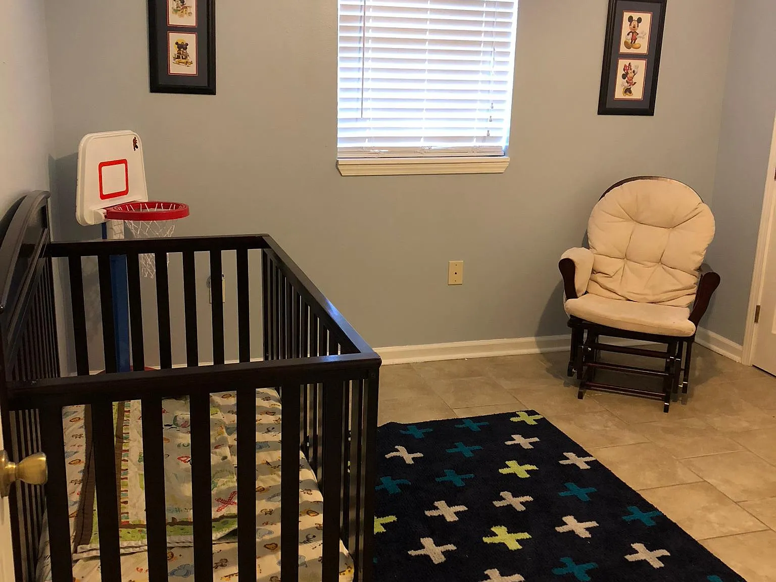1629 Lancaster Dr — Photo 2