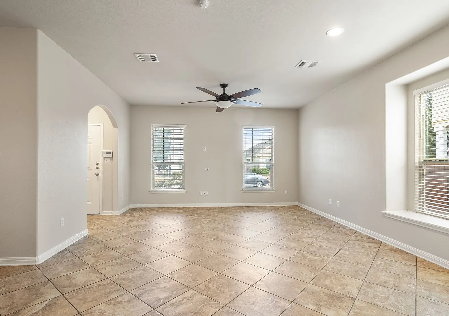 Now 3 Bedroom Home Located In San Marcos, Tx! — Photo 2