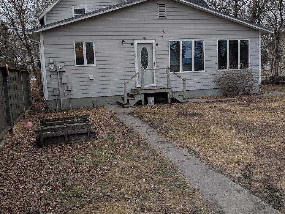 2nd image of 109 N 3rd St