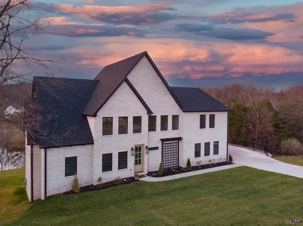 226 Two Creek Dr, Lynchburg, VA 24502