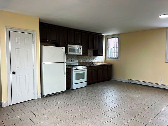 2nd image of 800 Jamaica Ave #2R