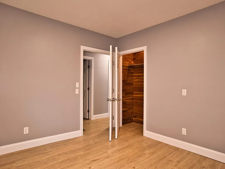 2753 Pleasant St #1 — Photo 34