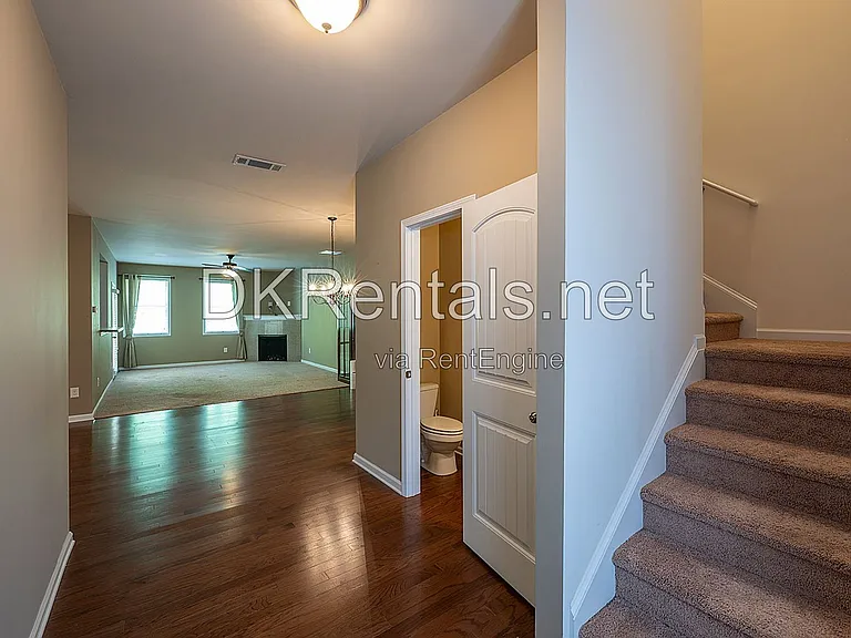345 Franklin Ln — Photo 16