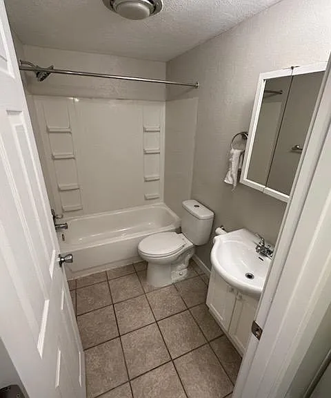 716 E 6th St S #2 — Photo 4