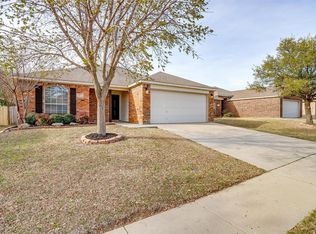 861 Poncho Ln, Haslet, TX 76052