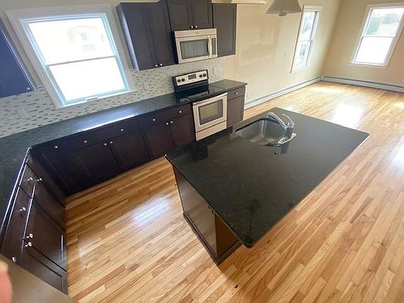 2nd image of 385 Palisade Ave