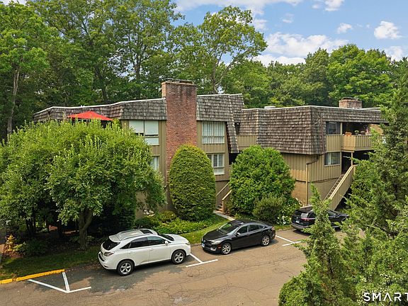 3rd image of 96 Ledgebrook Drive #96
