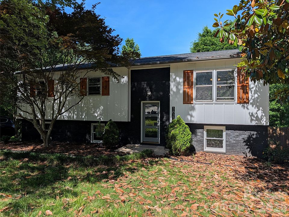 1st image of 3822 Newhall Dr NW