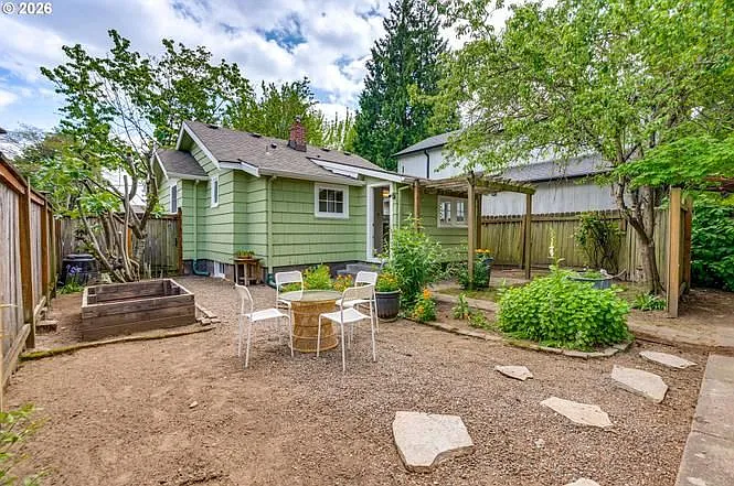 6351 NE 34th Ave — Photo 22