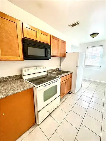 6125 Marais St #A — Photo 3