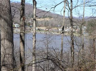 308 Crum Dr, Lake Junaluska, NC 28745