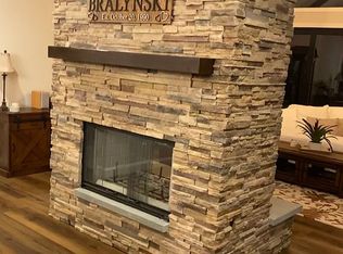 5 Orchard Dr, Cream Ridge, NJ 08514