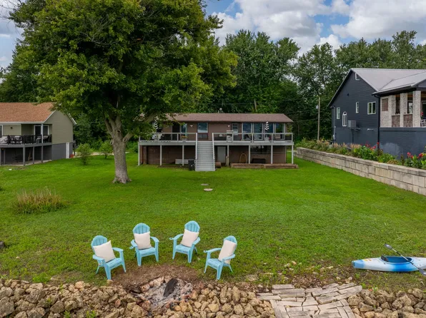 24701 178th St, Pleasant Valley, IA 52767