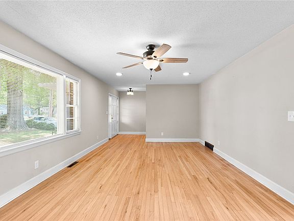 5th image of 607 W Farley Ave