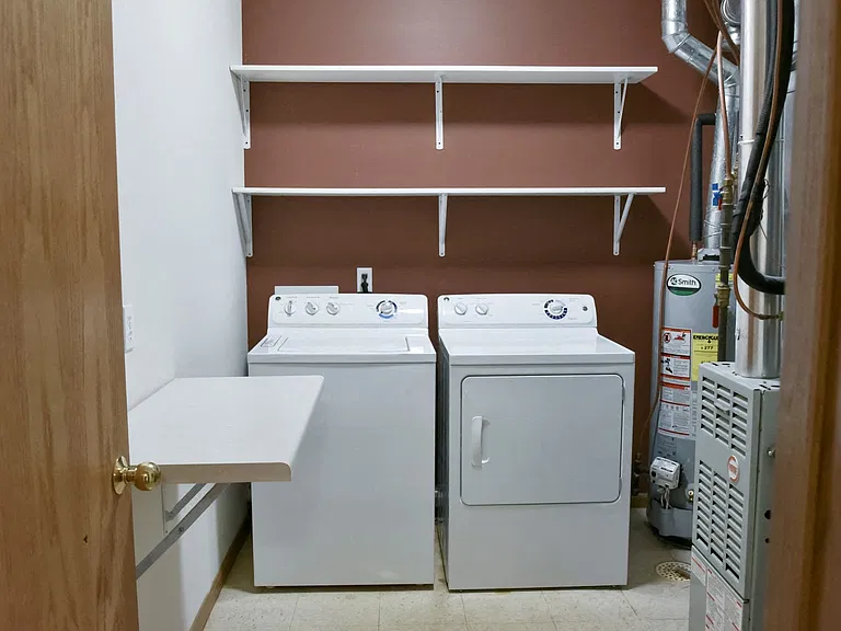 Cedar Pointe Townhomes — Photo 22