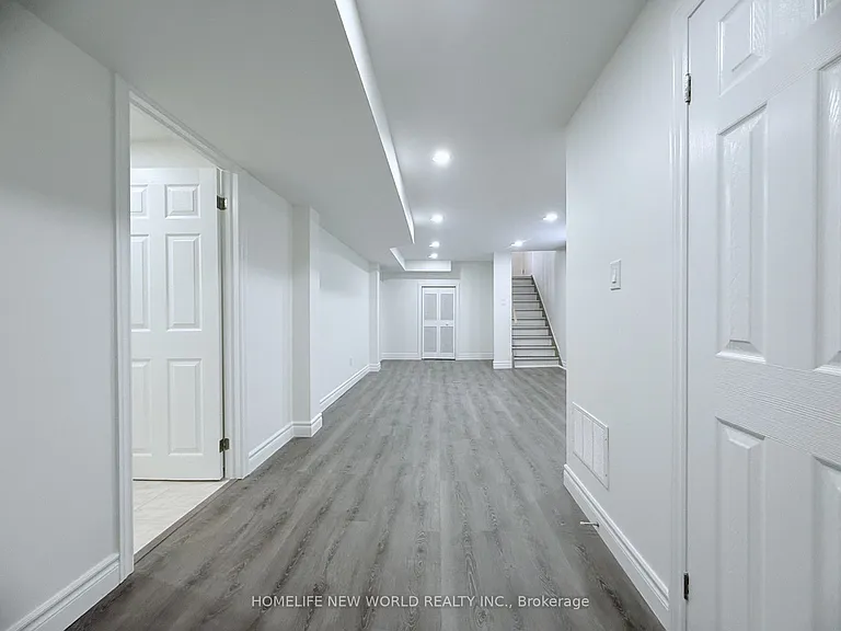 61 Crosland Dr — Photo 27
