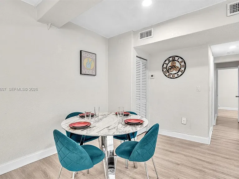 10004 E Bay Harbor Dr #5 — Photo 10