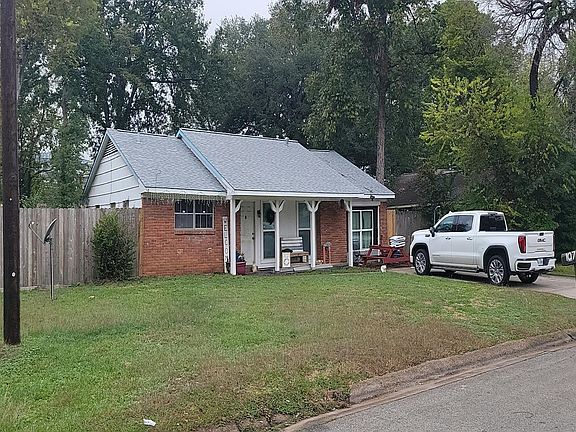 3rd image of 107 Southbrook Cir