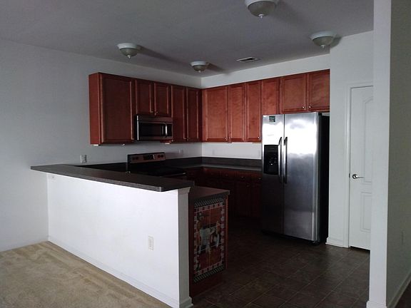 5th image of 900 Southmoor Dr Unit 203