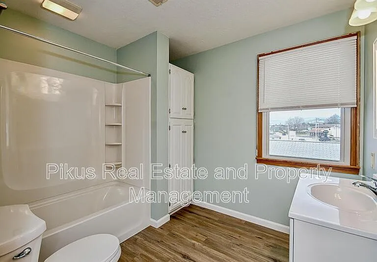 713 N Main St — Photo 7