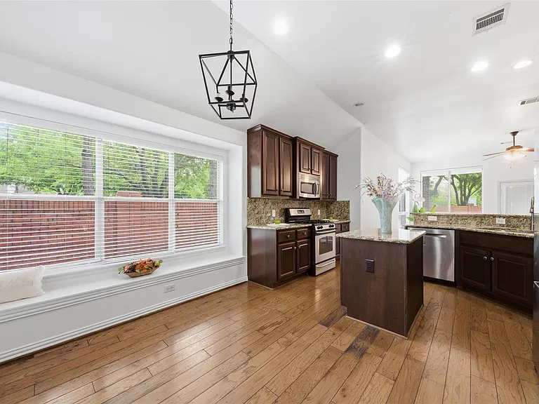 4303 Wellington Grove Ln — Photo 9