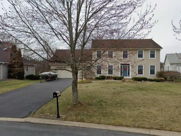 685 Tanager Dr, State College, PA 16803