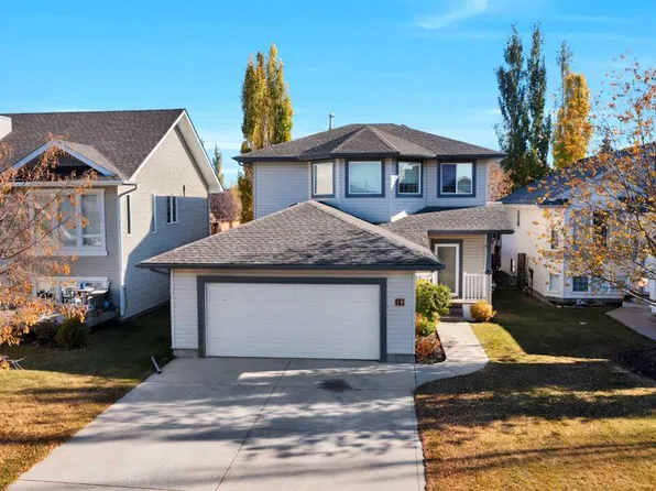 19 W Lang Close, Red Deer, AB T4R 3N3