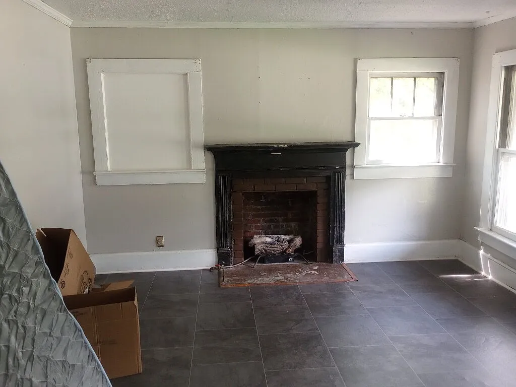 2 bed, 1.0 bath, $710 — Photo 3