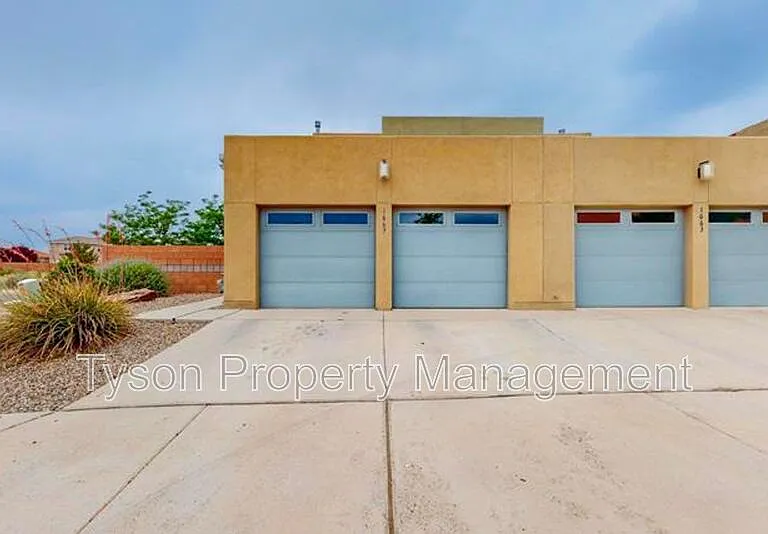 1667 Domino Dr SE — Photo 2