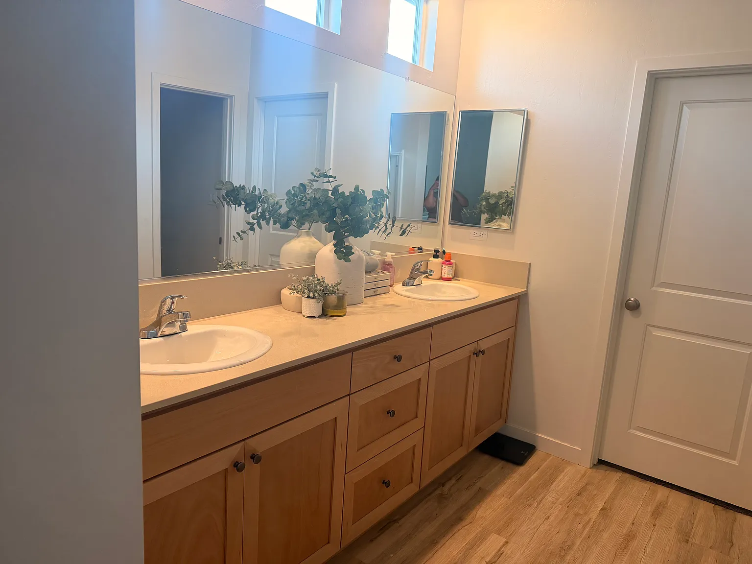 6805 Crawley Ct — Photo 2