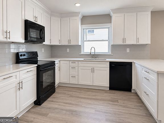 4th image of 1014 Highland Ave