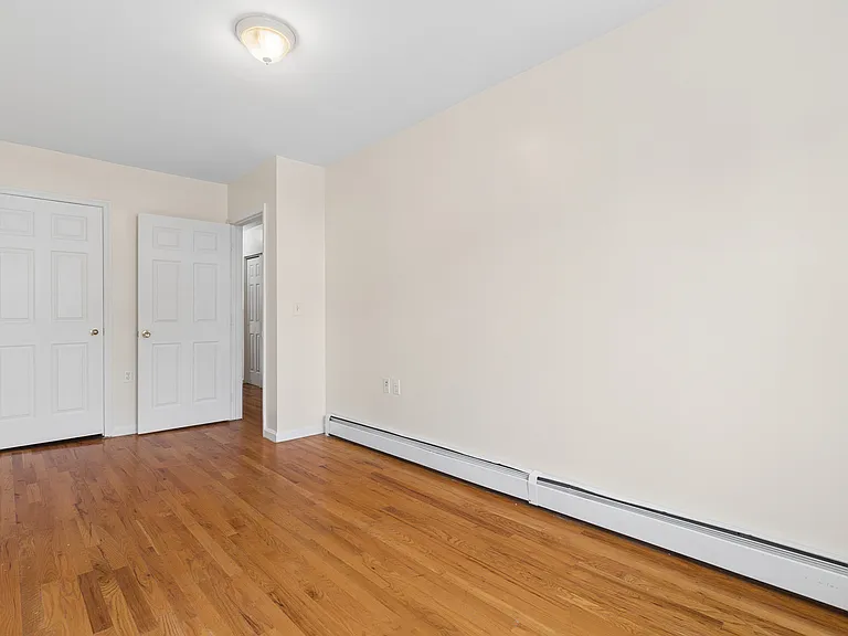 735 E 229th St #2 — Photo 17