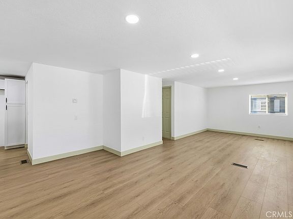 3rd image of 4444 E Ave #R