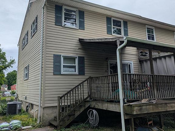 2nd image of 330 Laburnum Rd